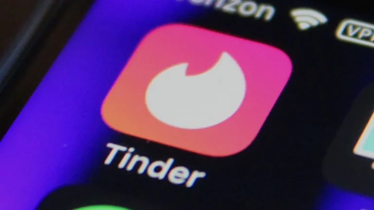 Η νέα λειτουργία Face Check στο Tinder με αναγνώριση προσώπου για αυξημένη ασφάλεια χρήστη