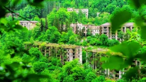 Akarmara Aπό την αίγλη στην εγκατάλειψη