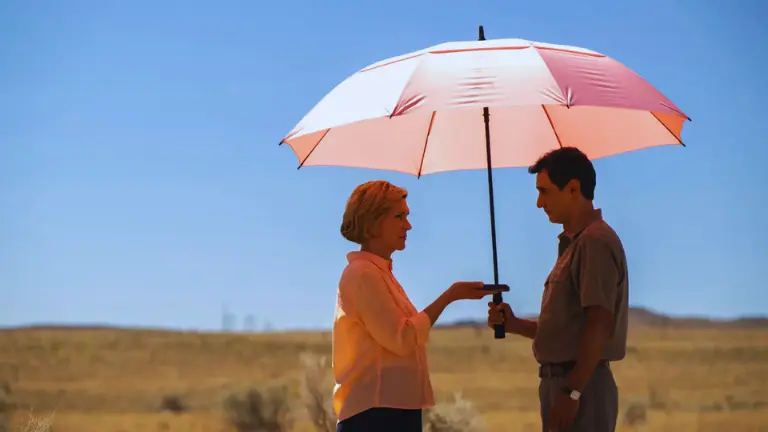 Το τελευταίο επεισόδιο του Pluribus αλλάζει ημερομηνία